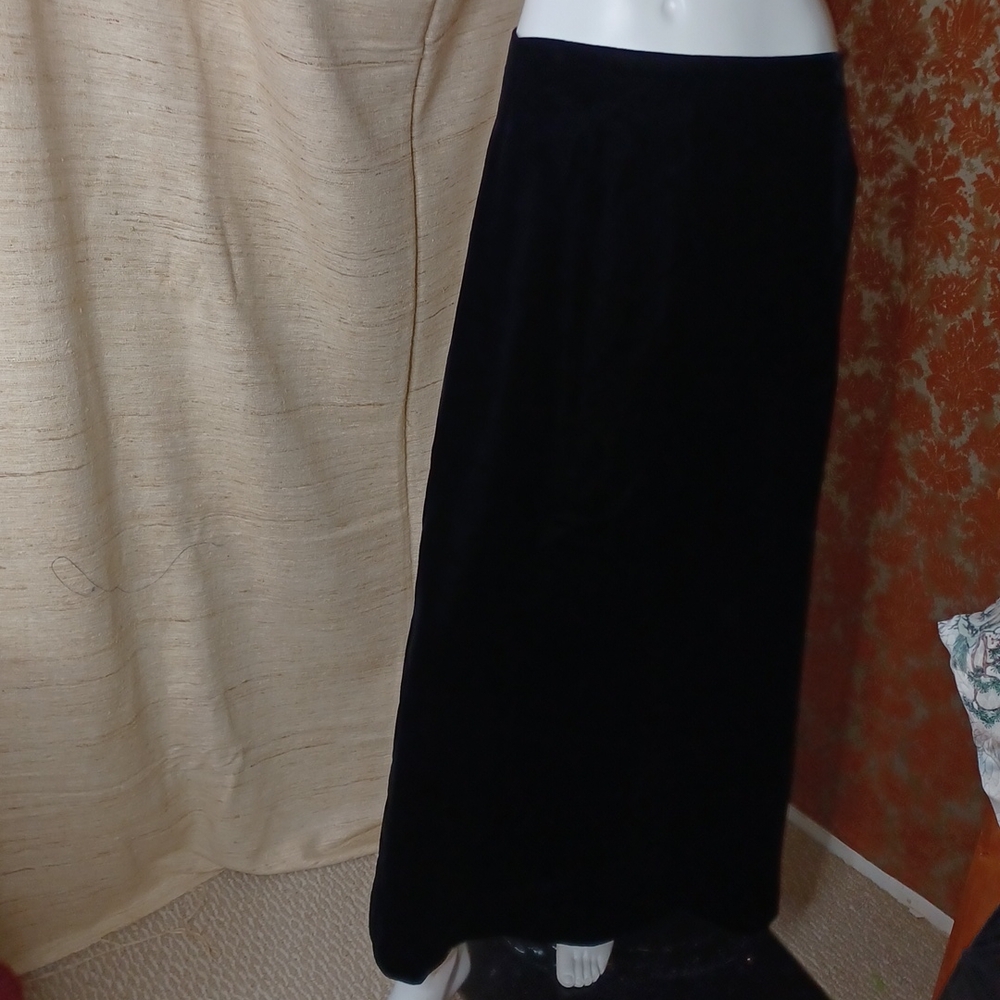 Elle Paris black Velvet long maxi skirt